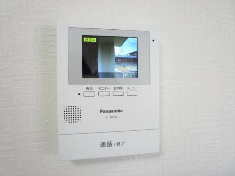 防犯設備 （同仕様写真）インターホンはテレビモニターつきドアホンに交換します。録画もできますので留守中の宅配業者や来客も把握できて便利ですよ。
