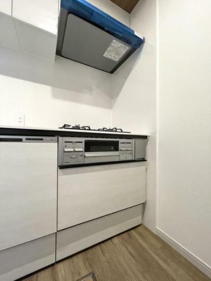 キッチン 収納スペースが多く使い勝手の良いシステムキッチン