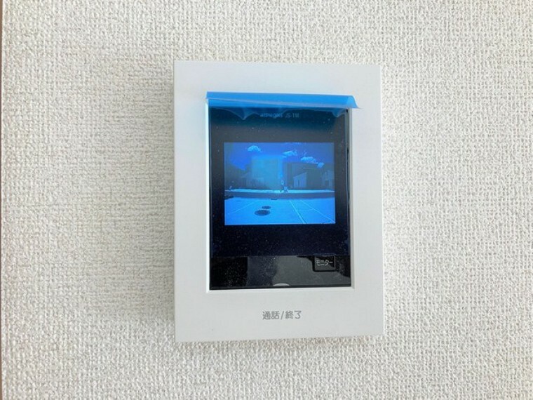 防犯設備 留守中の来訪者画像をモニター親機に自動で録画・保存できる録画機能を内蔵。