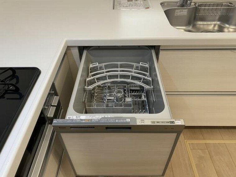 キッチン 【食器洗い乾燥機】高温のお湯で洗浄するので、哺乳瓶などの洗浄にもピッタリです