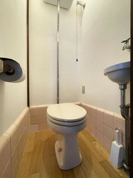トイレ 2階トイレ 古き良き時代のハイタンク式
