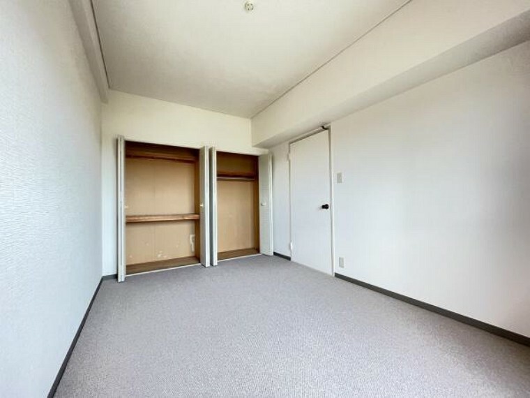 洋室 【洋室】全室収納完備で居住スペースを広く使用可能です。