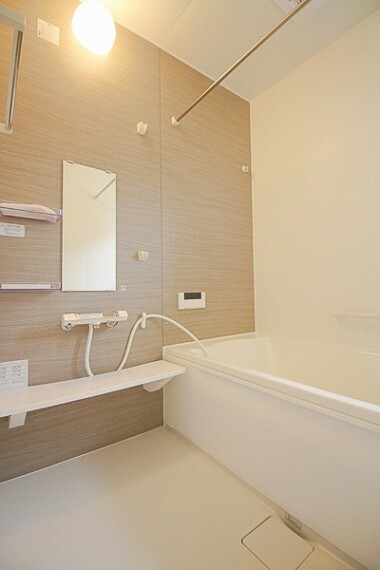 同仕様写真（内観） 同社施工例・1坪サイズ・浴室暖房乾燥機付
