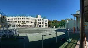 小学校 大田区立入新井第五小学校 徒歩3分。
