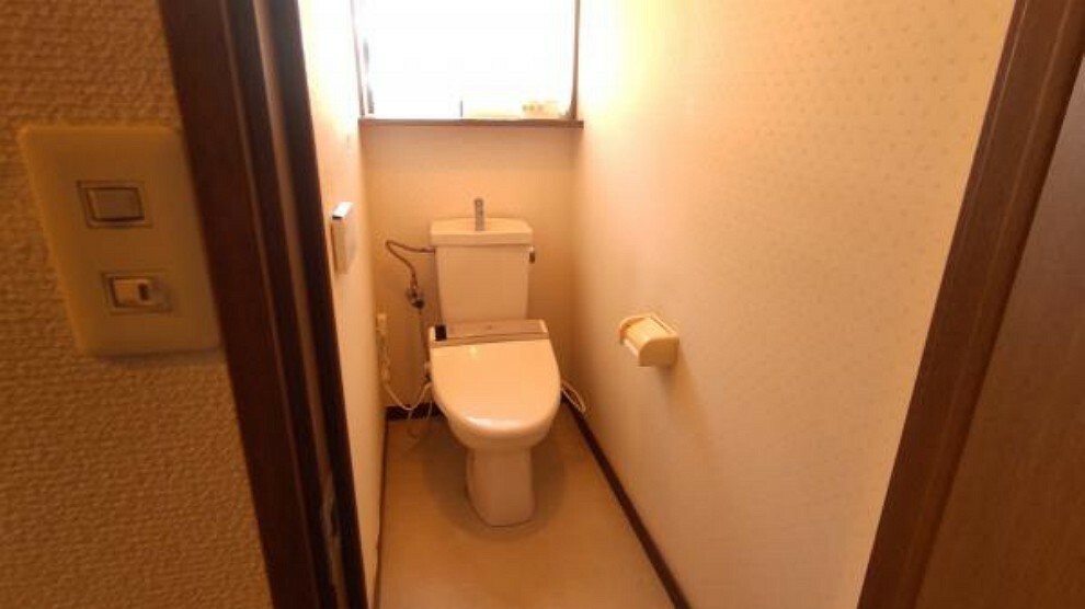 トイレ 【現況販売】トイレは男性用のストール型の小便器もあり、使い分けが出来ます。