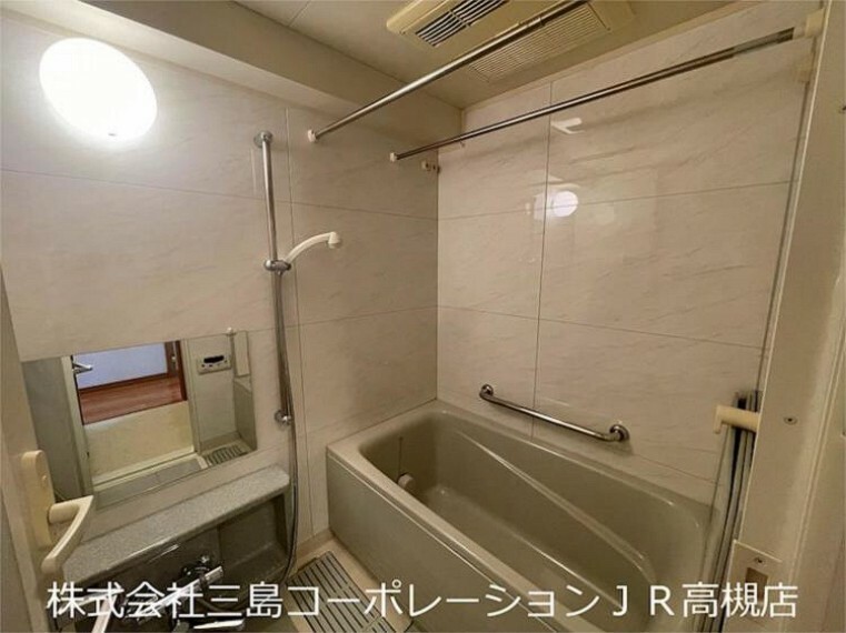 浴室 ■浴室乾燥暖房機付のバスルーム