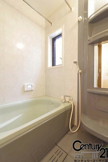 浴室 ■現地撮影写真■落ち着いた色合いが素敵なゆったりとした浴室です！