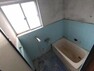 浴室 【リフォーム中7/24撮影】浴室の写真です。新品のユニットバスに交換します。1坪タイプに拡張しますので、男性の方でもゆっくり湯舟に浸かることができるようになりますよ。
