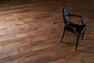 同仕様写真（内観） 選べる床材　ブラックチェリー/特徴は木肌の滑らかさ。色合いは華やかながらも、木目は比較的落ち着いているので上品な空間づくりによく合います。
