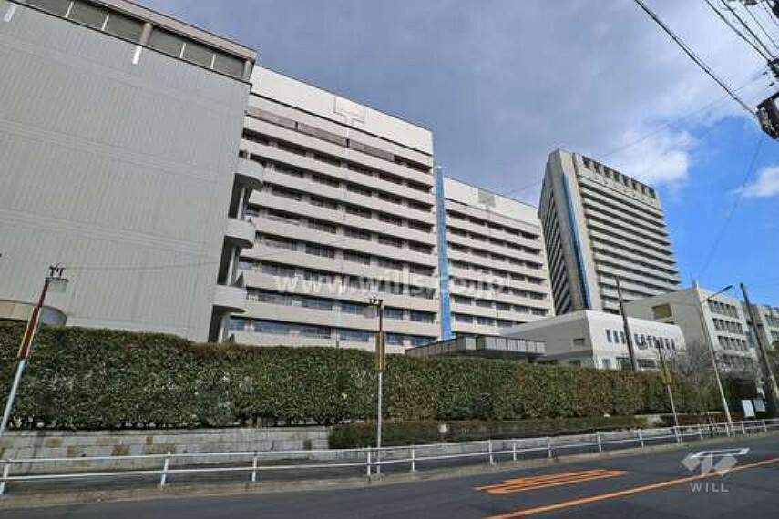 病院 名古屋市立大学病院の外観