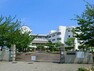 小学校 横須賀市立長浦小学校 947m