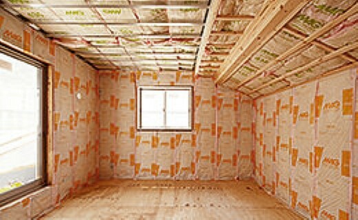 構造・工法・仕様 壁用断熱材は主にグラスウール断熱材を採用しています。