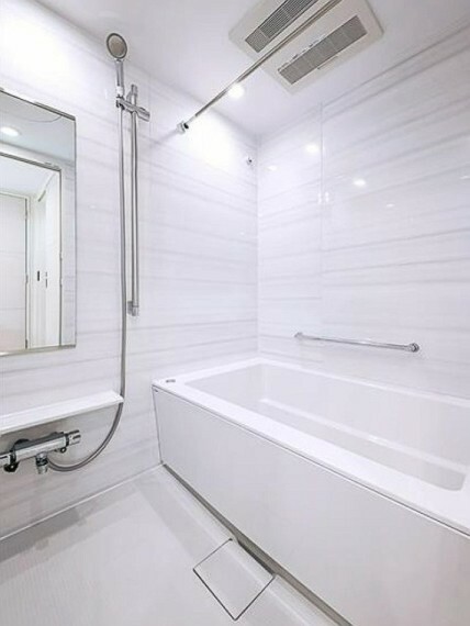 浴室 お風呂に求める心地良い癒しの時間のために、機能性とデザイン性に重点を置き、寛ぎの空間を演出しました。