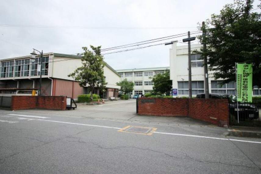 中学校 【中学校】高崎市立倉賀野中学校まで895m