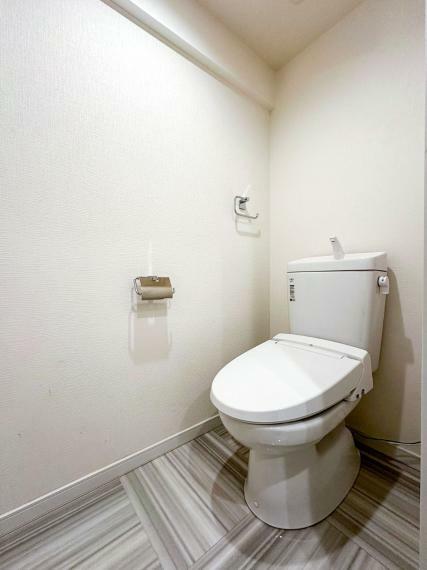 スタイリッシュなアクセサリーで統一されたホテルライクなトイレ。