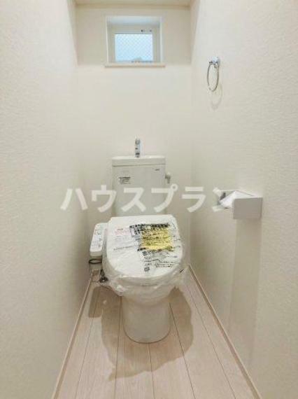 トイレ 清潔感のあるトイレ温水洗浄便座付きです