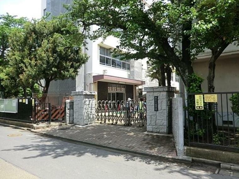 横浜市立上菅田中学校 生徒たちは忍耐強く努力しながらも伸び伸びと学校生活を楽しみ、各分野で活躍している卒業生を多く輩出しています。