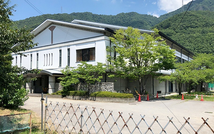 上田市立塩尻小学校（約1,111m）