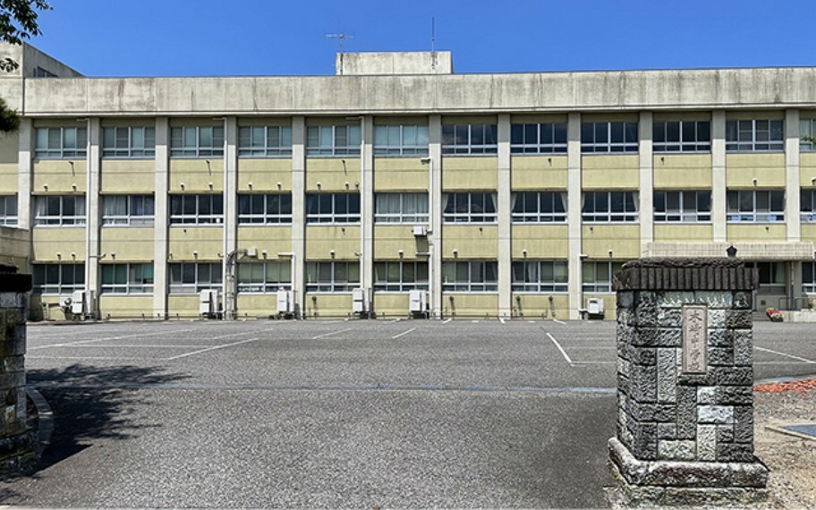 木崎中学校（約1,120m）