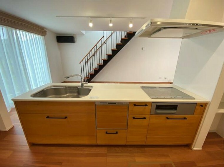 キッチン 作業スペースも広い機能的なキッチン