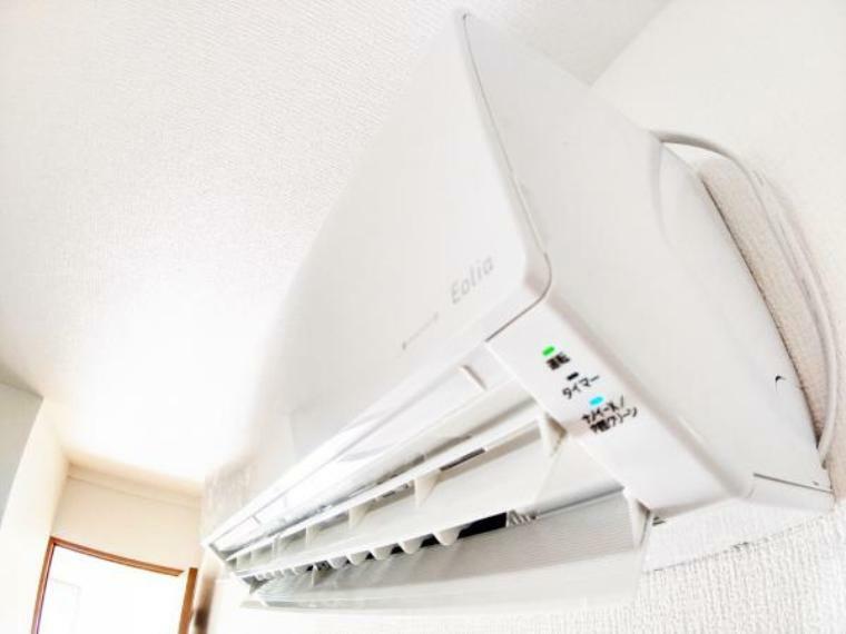 冷暖房・空調設備 【エアコン】これから始まる新生活の強い味方。LDKにパナソニック製新品のエアコン1台を設置しました。初期費用が抑えられますね。