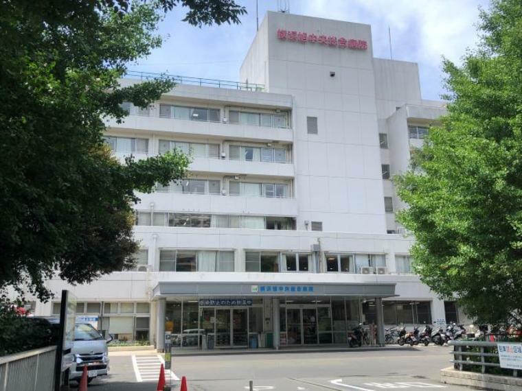 病院 現地から1560m～1600m。　横浜旭中央総合病院　一般内科・外科・小児科・婦人科・眼科など、多数の診療科目がある病院。「地域住民、地域医療機関と密着した医療の提供」を基本方針にしています。