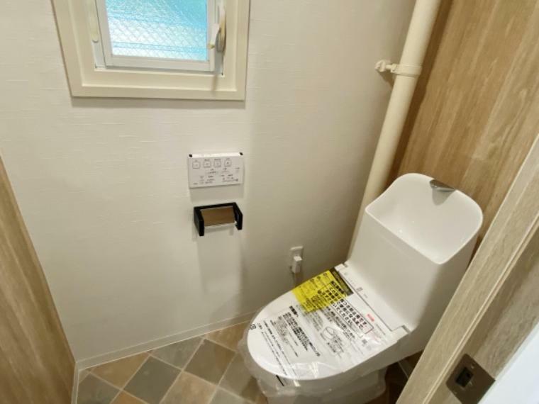 トイレ 温水洗浄便座付のトイレ
