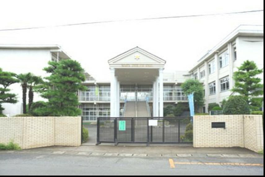 中学校 【中学校】坂戸市立若宮中学校まで393m