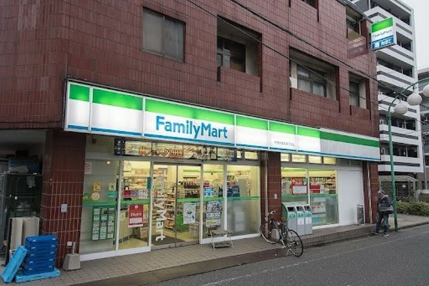 コンビニ ファミリーマート中野大和町四丁目店