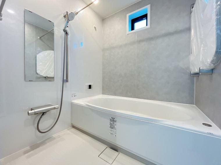 浴室 ■2号棟浴室 一日の疲れを癒す浴室は機能的なシステムバスルーム