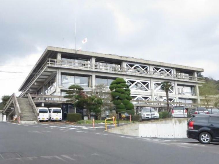 役所 【周辺環境】倉吉市役所本庁舎まで約2500m（車で約7分）上下水道のお手続き等はこちらでできます。