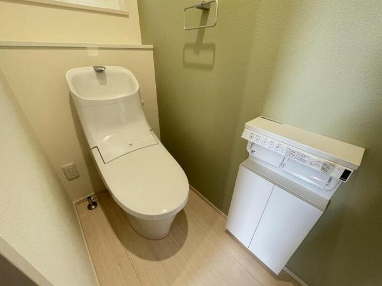 トイレ 空間の有効利用に。収納付トイレ
