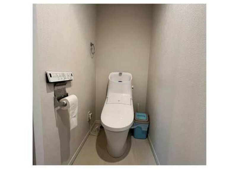 広々綺麗な高機能トイレです！