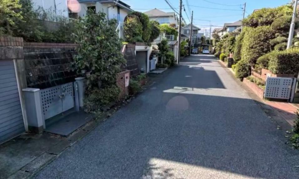 現況写真 前面道路含む現地写真です