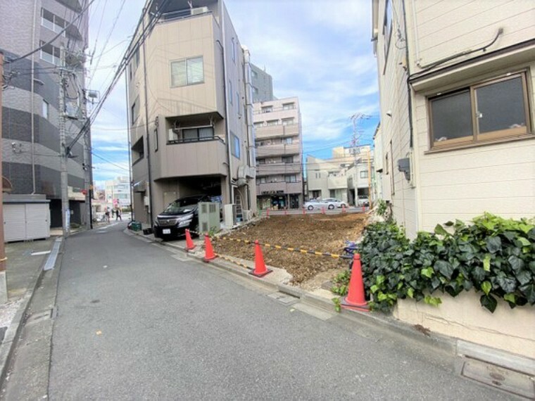 前面道路を含む現地写真