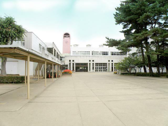 谷田部東中学校（約1,900m）