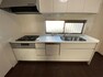 キッチン 人気の食洗機付きの作業スペースも広いキッチン