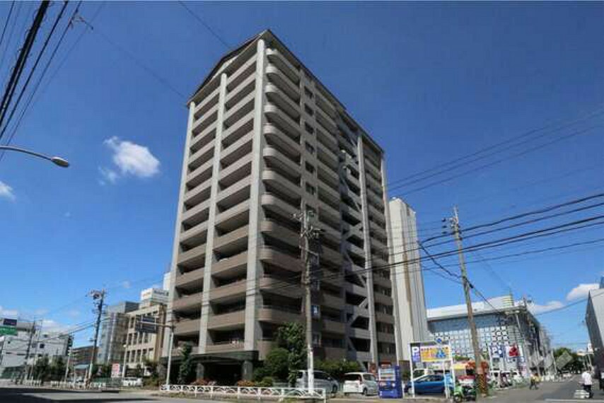 外観写真 ライオンズシティ鳥居松の外観（東側から）2002年築、総戸数39戸のマンションです。JR春日井駅まで徒歩約16分の立地です。