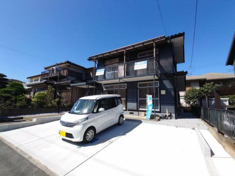 駐車場 【駐車場】新設した駐車場です。並列で普通車を3台駐車して頂けます。普通車はもちろんのこと、トラックなど大きなお車も駐車できます。