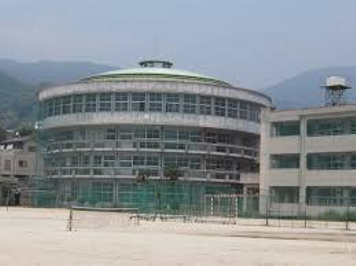 呉市立片山中学校（約1,508m）