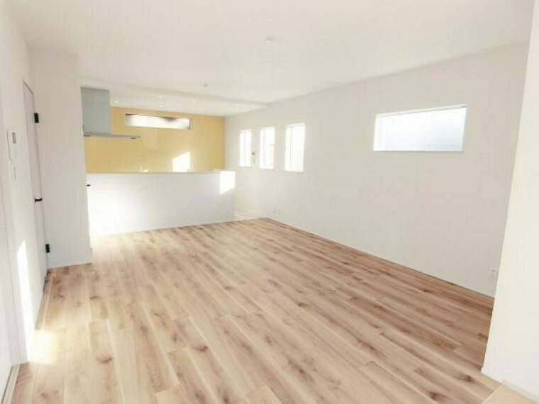 居間・リビング 長方形のLDKはキッチン内から見渡しやすく、また家具を置きやすい形です。