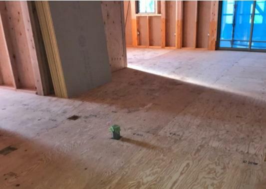 横揺れに強い「剛床工法」を採用。床をひとつの面として家全体を一体化することで、横からの力にも非常に強い構造となります。家屋のねじれを防止し、耐震性に優れた効果を発揮します。