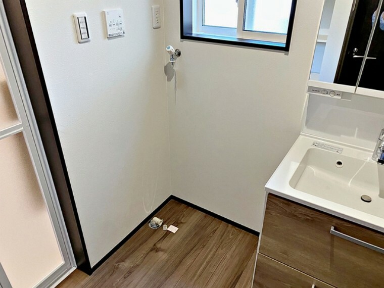 ランドリースペース キッチンと廊下をひとつに結ぶ2WAYの洗面所。スマートな動線で家事も効率的！