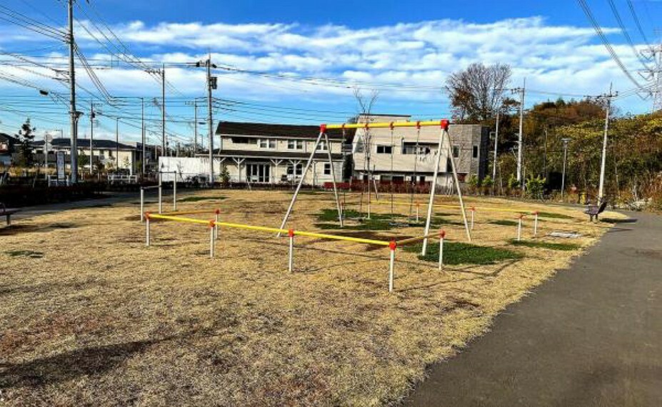 公園 小田良中央公園まで約700m