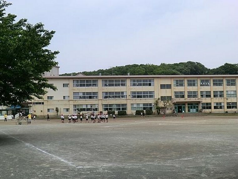 中学校 【中学校】甲ノ原中学校まで480m