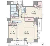 間取りは専有面積100.89平米の2LDK。室内廊下が短く、居住スペースを広く確保したプラン。LDK約26.1帖・全個室7帖以上を確保しています。LDKは2面採光。主寝室約10帖には大型のクロゼットが2か所あります。