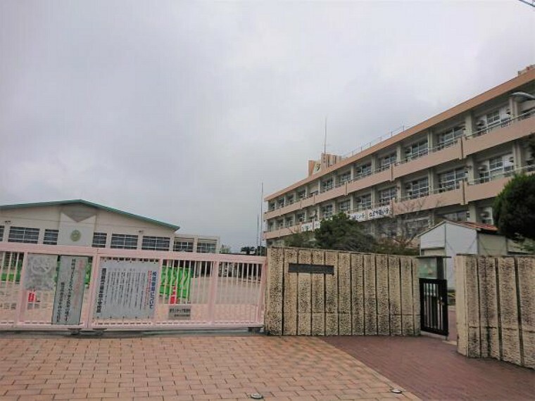 小学校 【周辺写真】草牟田小学校まで1.8km（徒歩約22分）