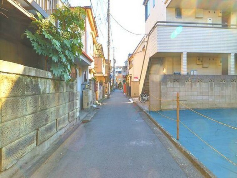 現況写真 周辺は閑静な住宅街。ゆったりと落ち着いた時間をお過ごしいただけます。