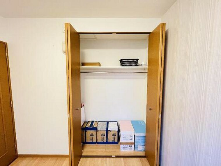 収納 クローゼットがあるので、お部屋が広く使えますね。