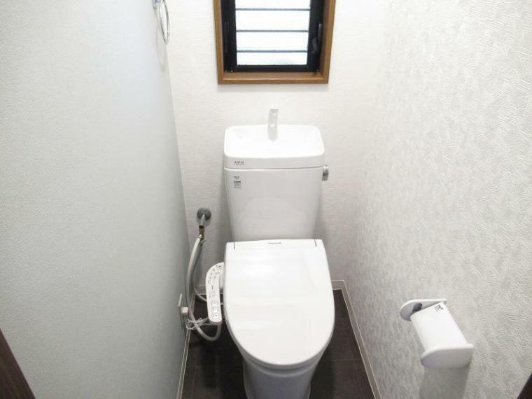 トイレ トイレ トイレも新調済で節水タイプです。